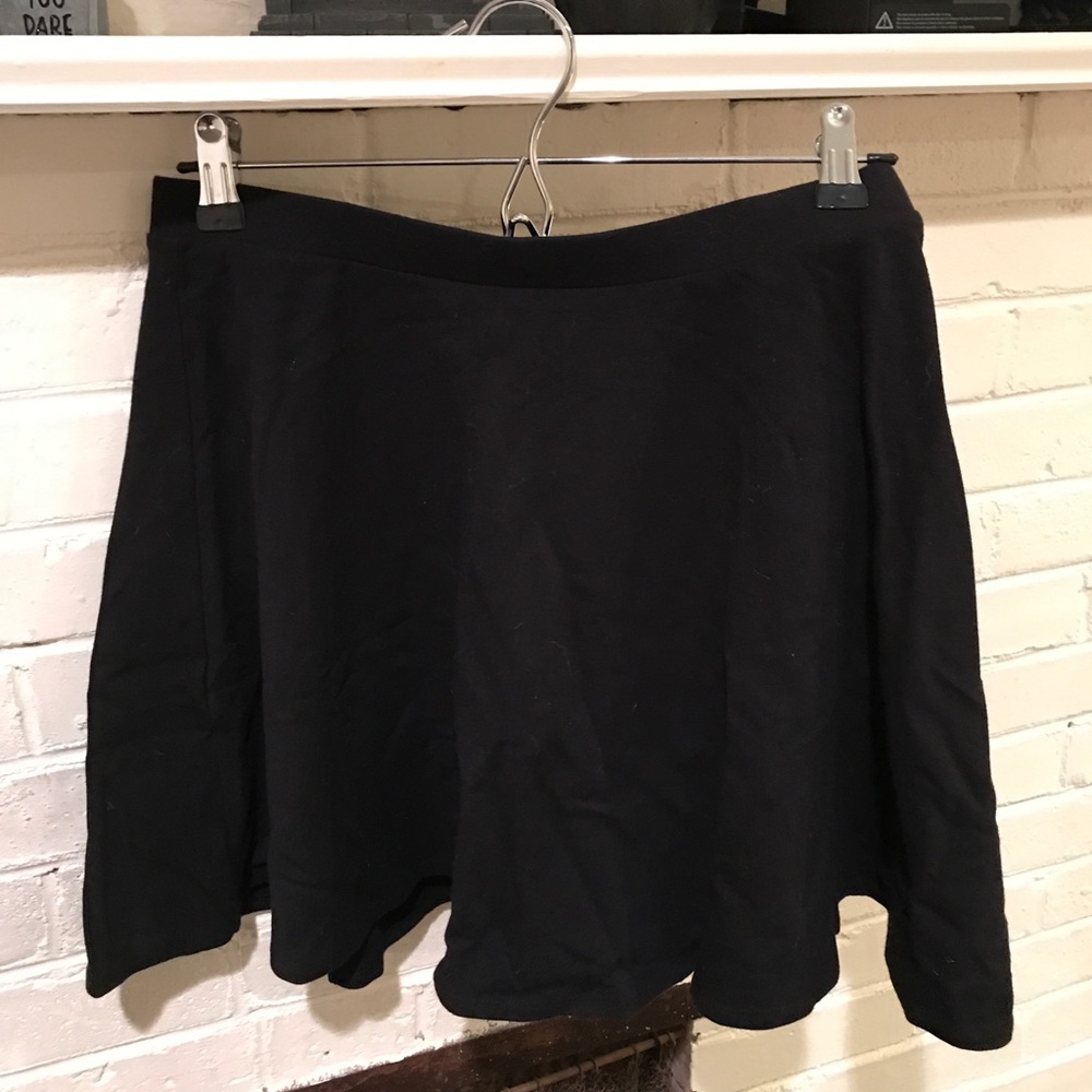 Black skater skirt